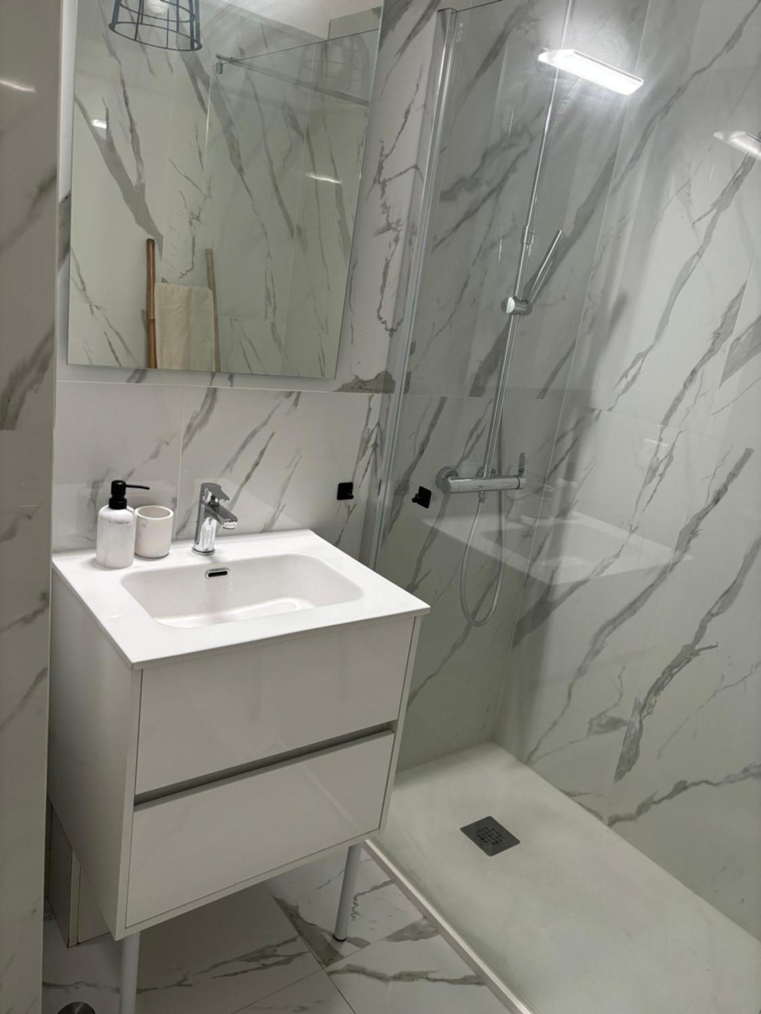 Studio 2 Etoiles A Menton Pour 4 Personnes Buitenkant foto