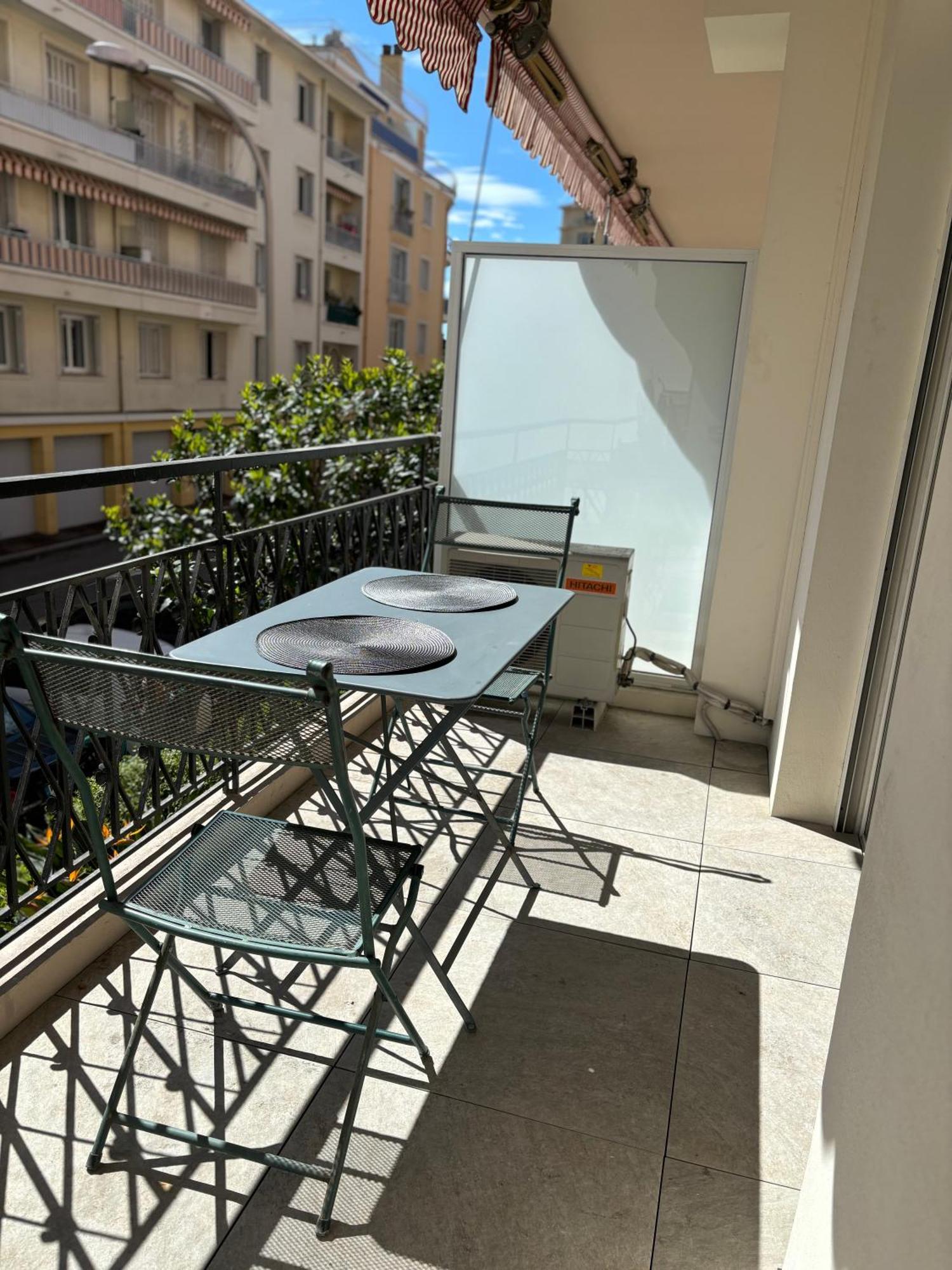 Studio 2 Etoiles A Menton Pour 4 Personnes Buitenkant foto